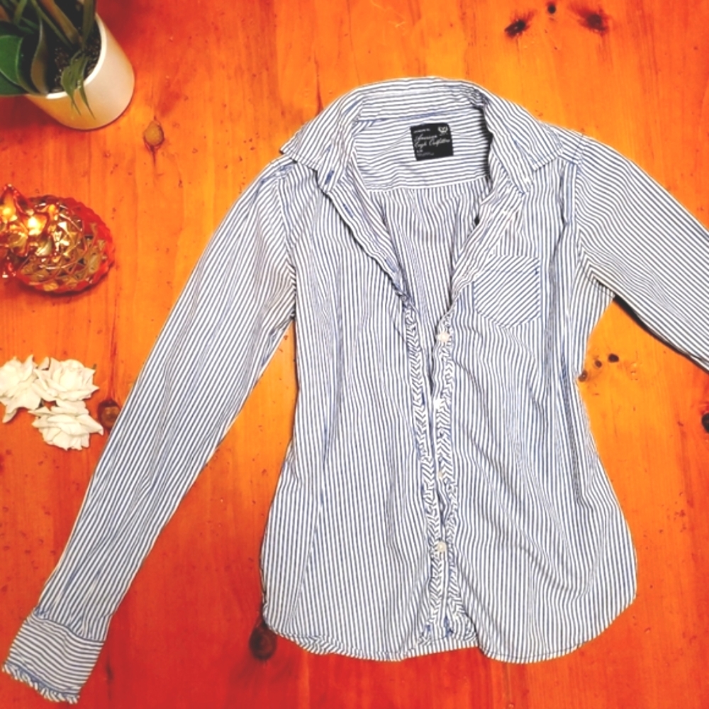 AE button down blue white stripe small